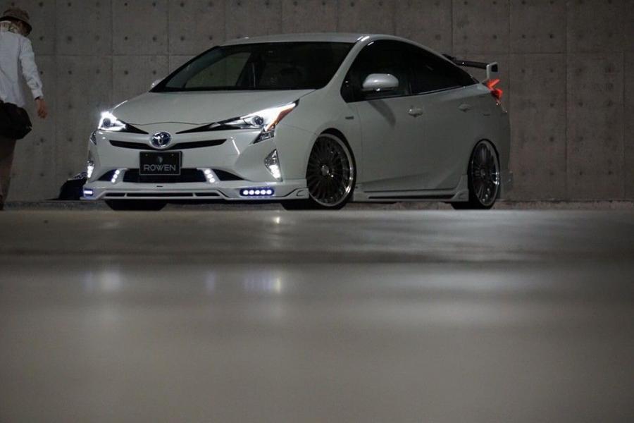  Toyota Prius by Rowen 2016 года  (фото 25 из 27)